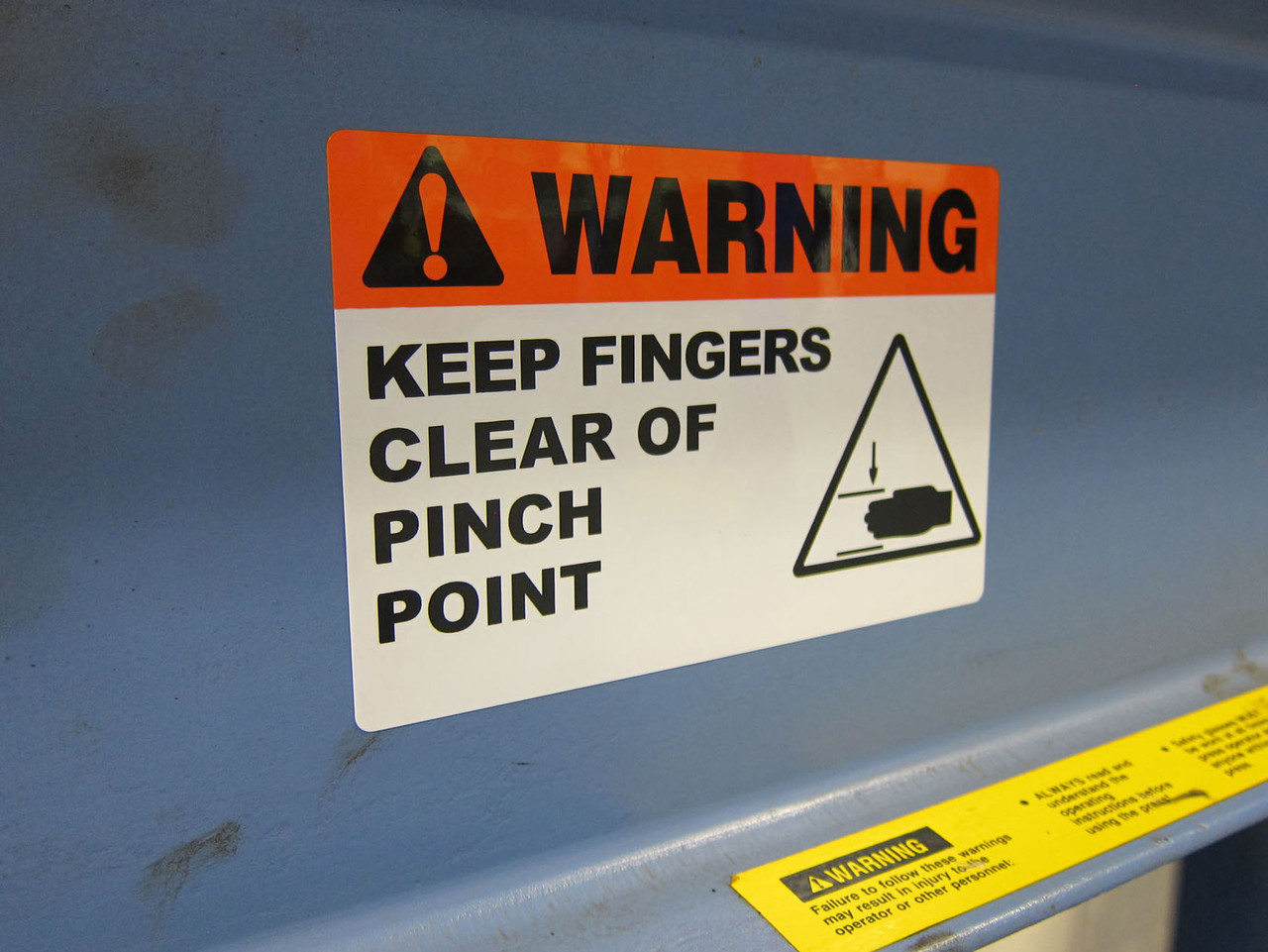 LabelTac 4 and Pro Model Die-Cut Warning OSHA Header Roll
